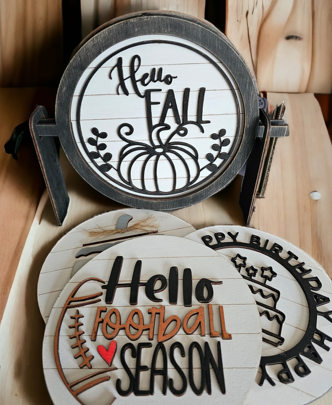 This Interchangeable Farmhouse style frame is the perfect way to display your unique messages and sentiments. Crafted from birch wood, it's designed to hold 5" laser cut interchangeable round inserts that you can customize for holidays, birthdays and other special occasions. It's a rustic-chic way to add a splash of style to any tabletop!   